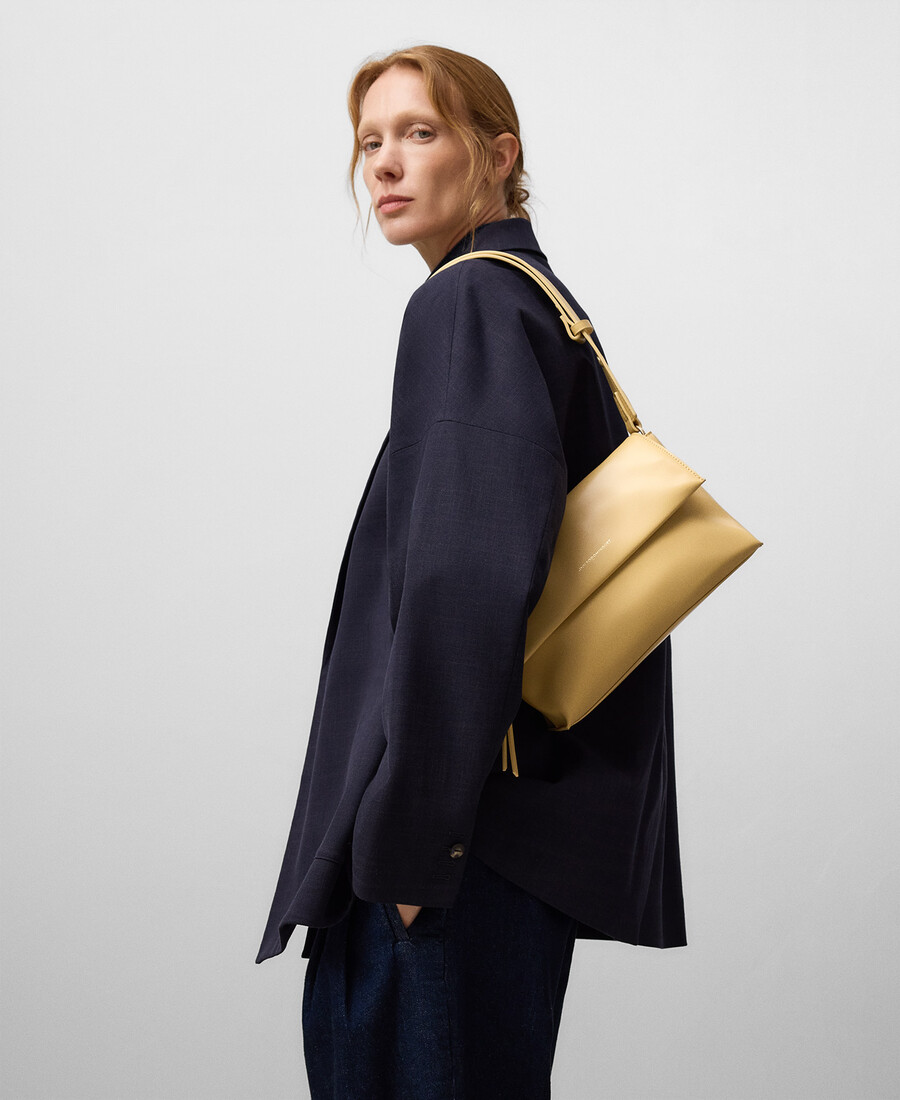 borsa a tracolla in pelle e non in pelle da donna