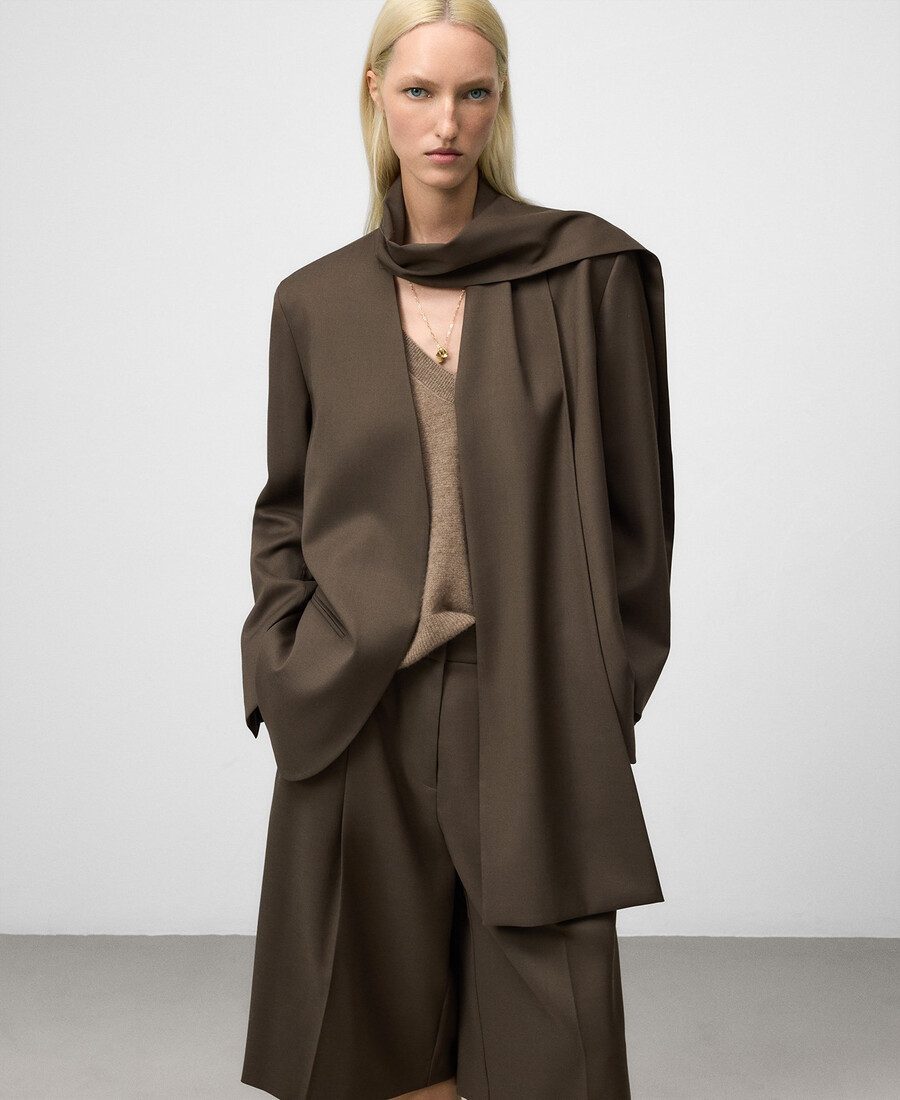 blazer sartoriale con collo a sciarpa da donna