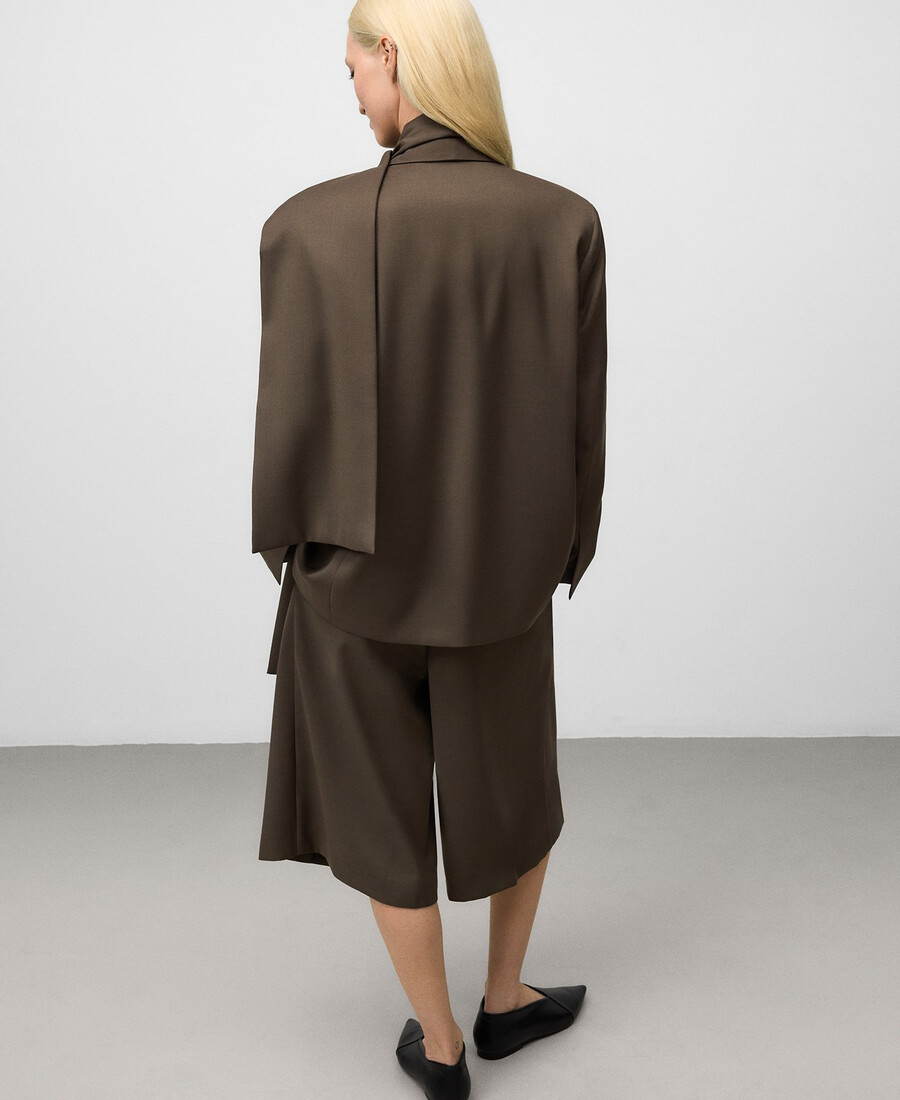 blazer sartoriale con collo a sciarpa da donna