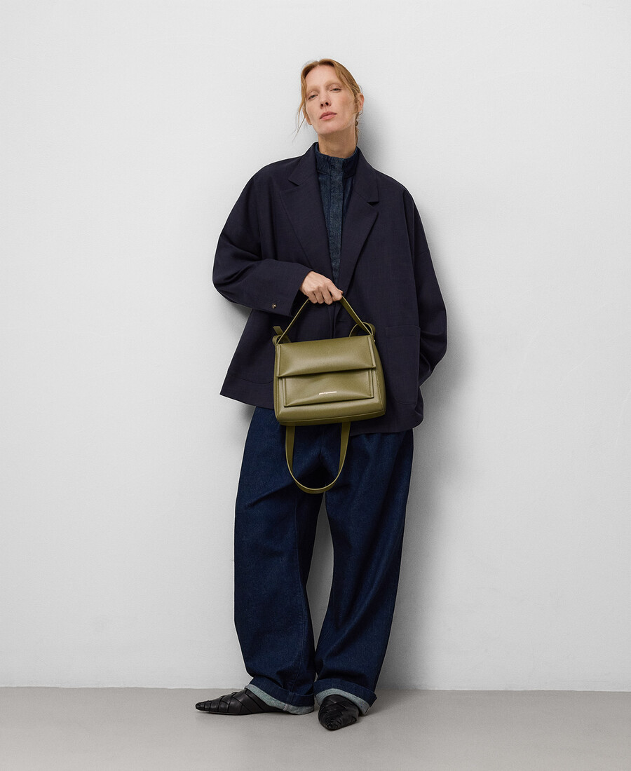 borsa a tracolla con patta in pelle e non in pelle da donna
