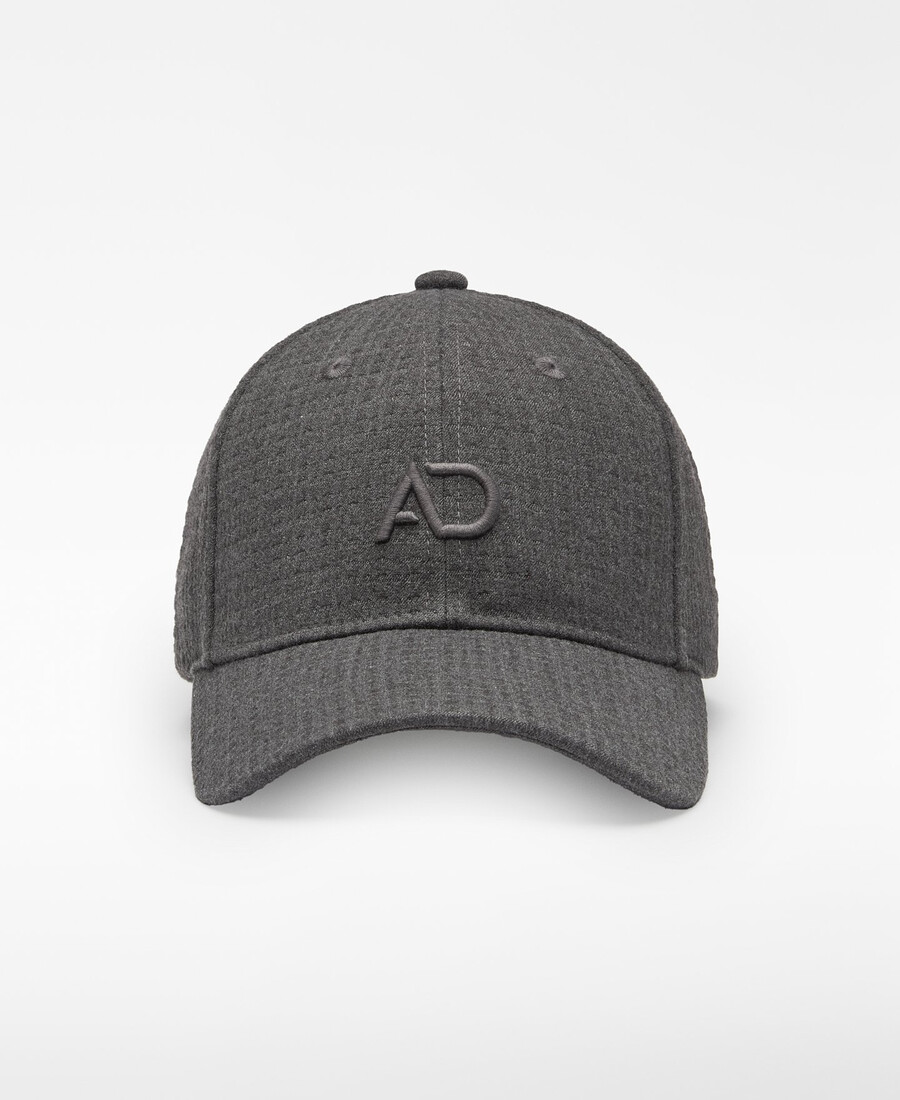 cappellino con logo ricamato da donna