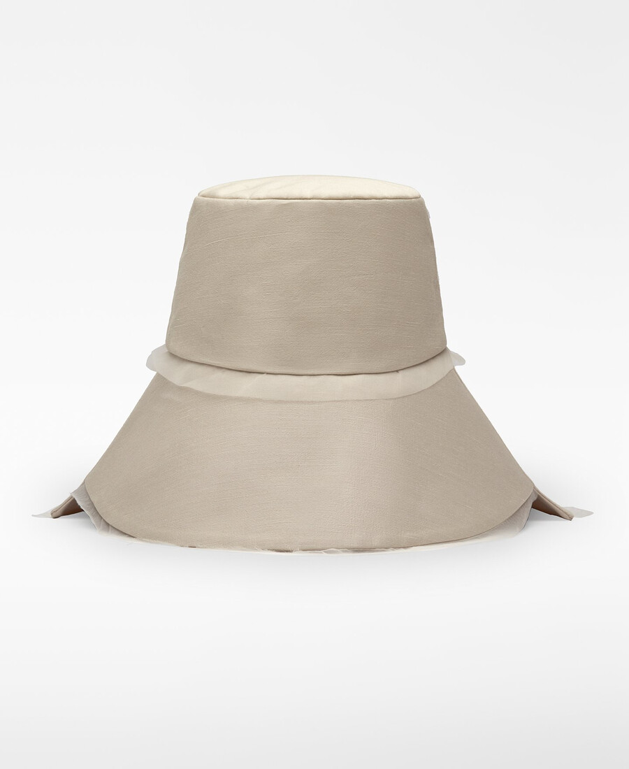 cappello combinato a tesa asimmetrica da donna