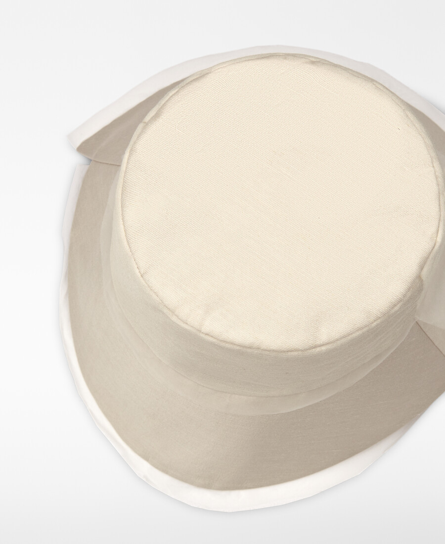 cappello combinato a tesa asimmetrica da donna