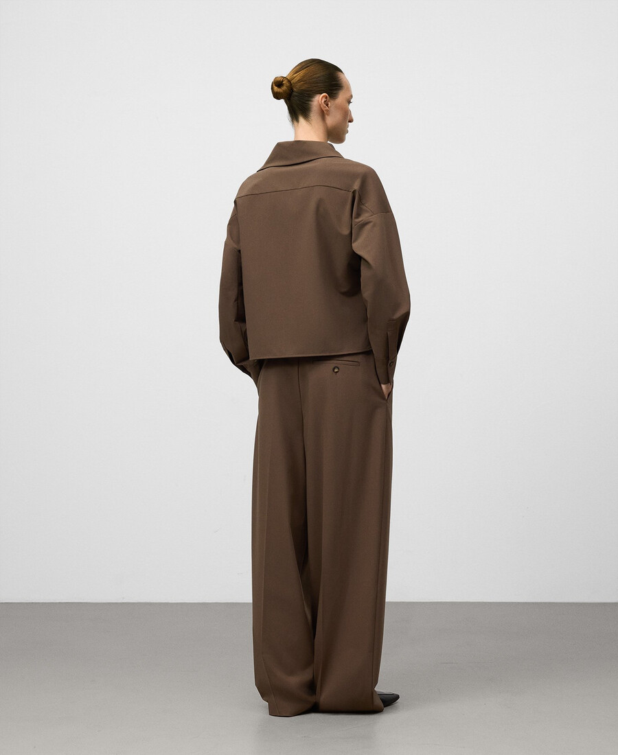 camicia da donna con colletto asimmetrico
