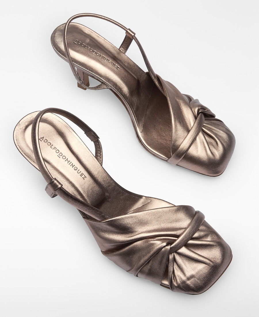 scarpa con tacco in pelle arricciata da donna