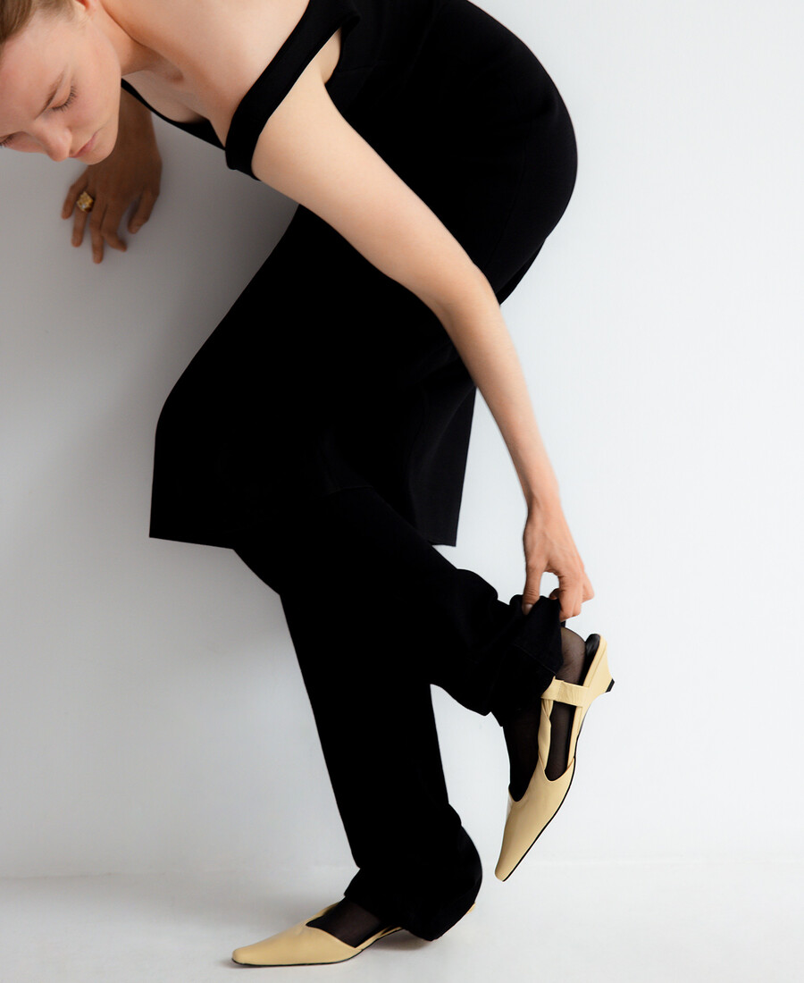 scarpa slingback in pelle con tacco basso da donna