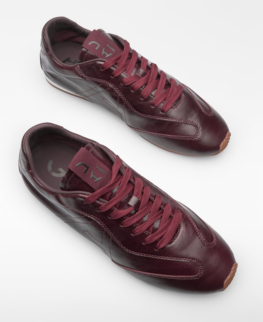 sneaker in pelle con logo cucito da donna