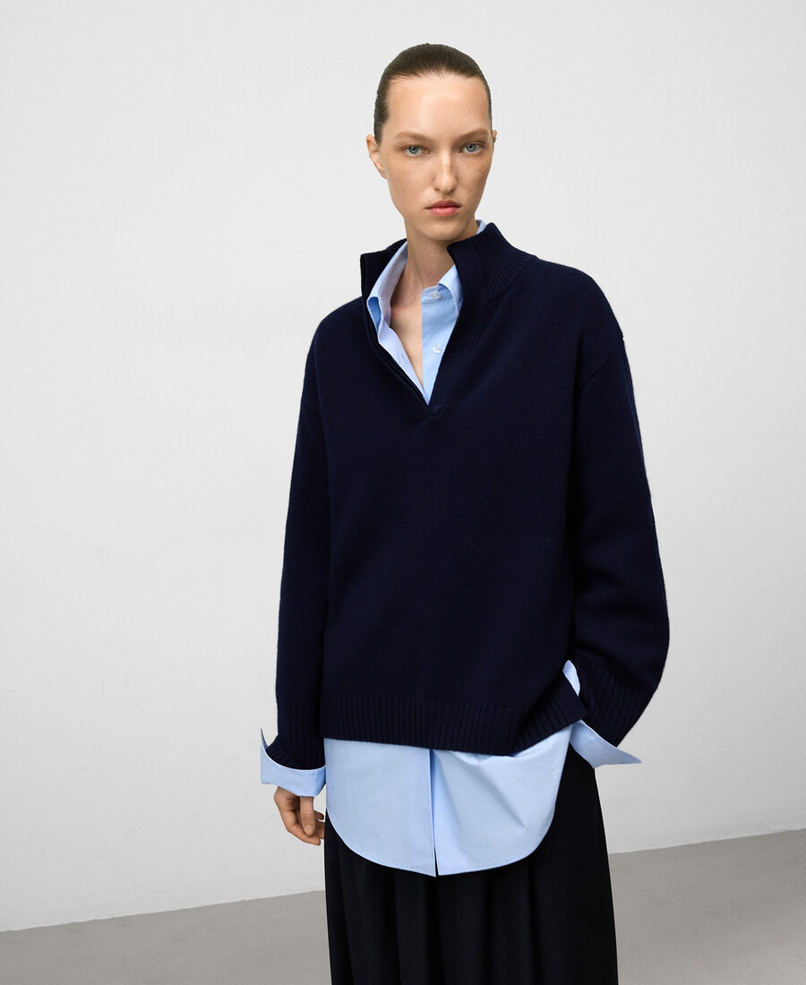 maglione da donna in lana merino con collo a imbuto