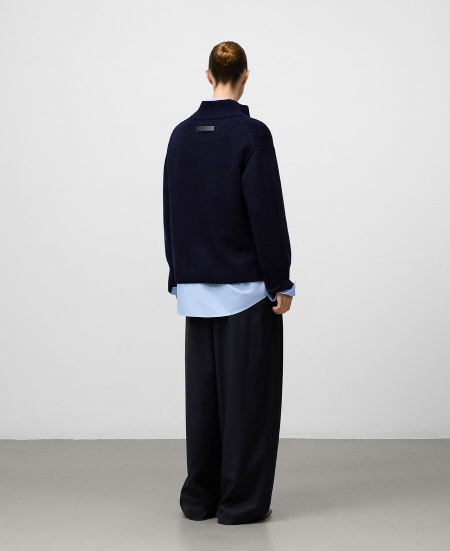 maglione da donna in lana merino con collo a imbuto