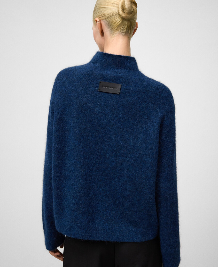 maglione da donna in maglia con collo a imbuto