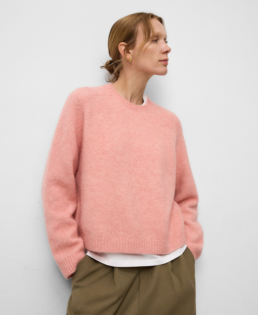 maglione corto da donna in maglia con collo rotondo