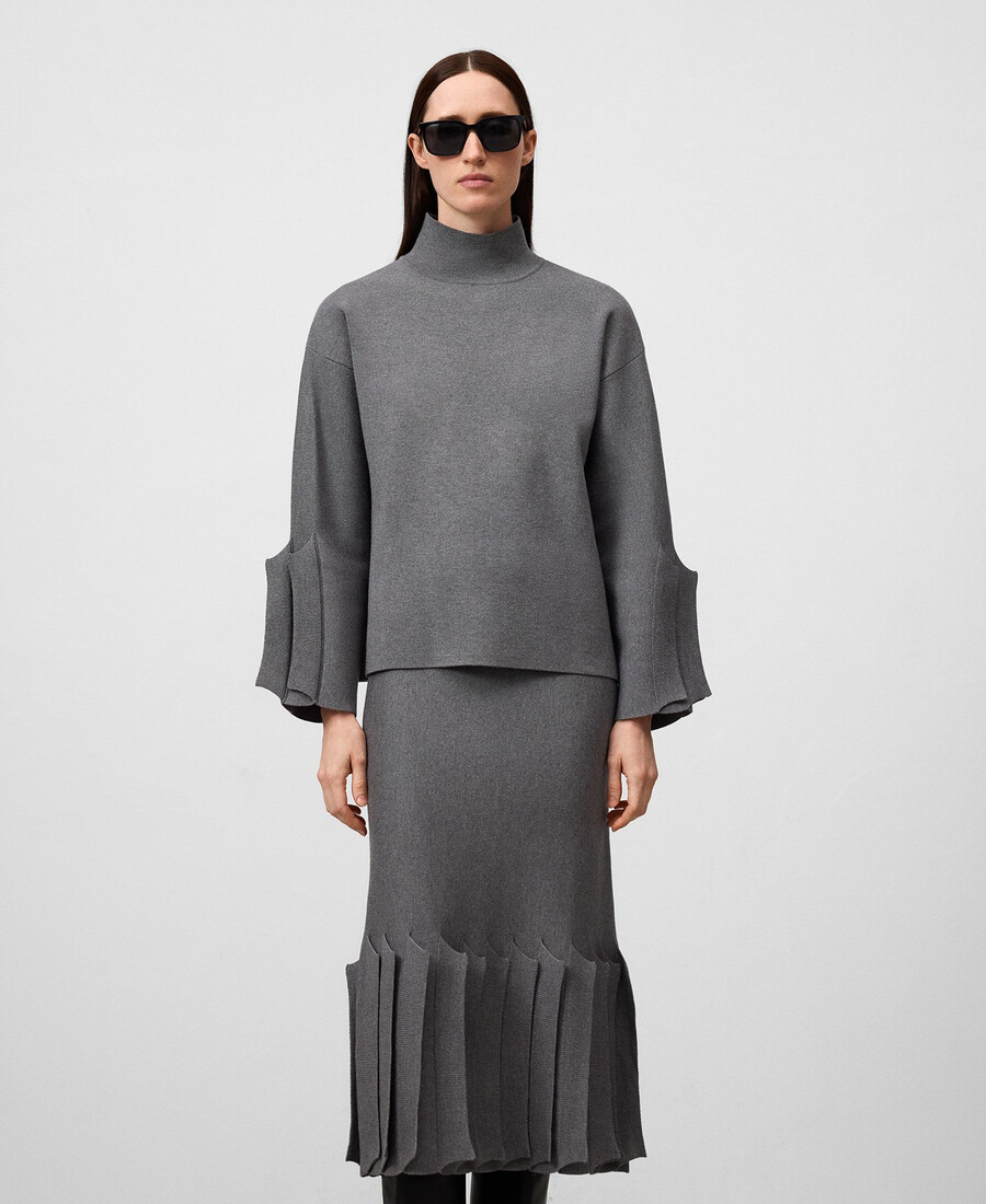 maglione da donna in maglia con maniche plissettate