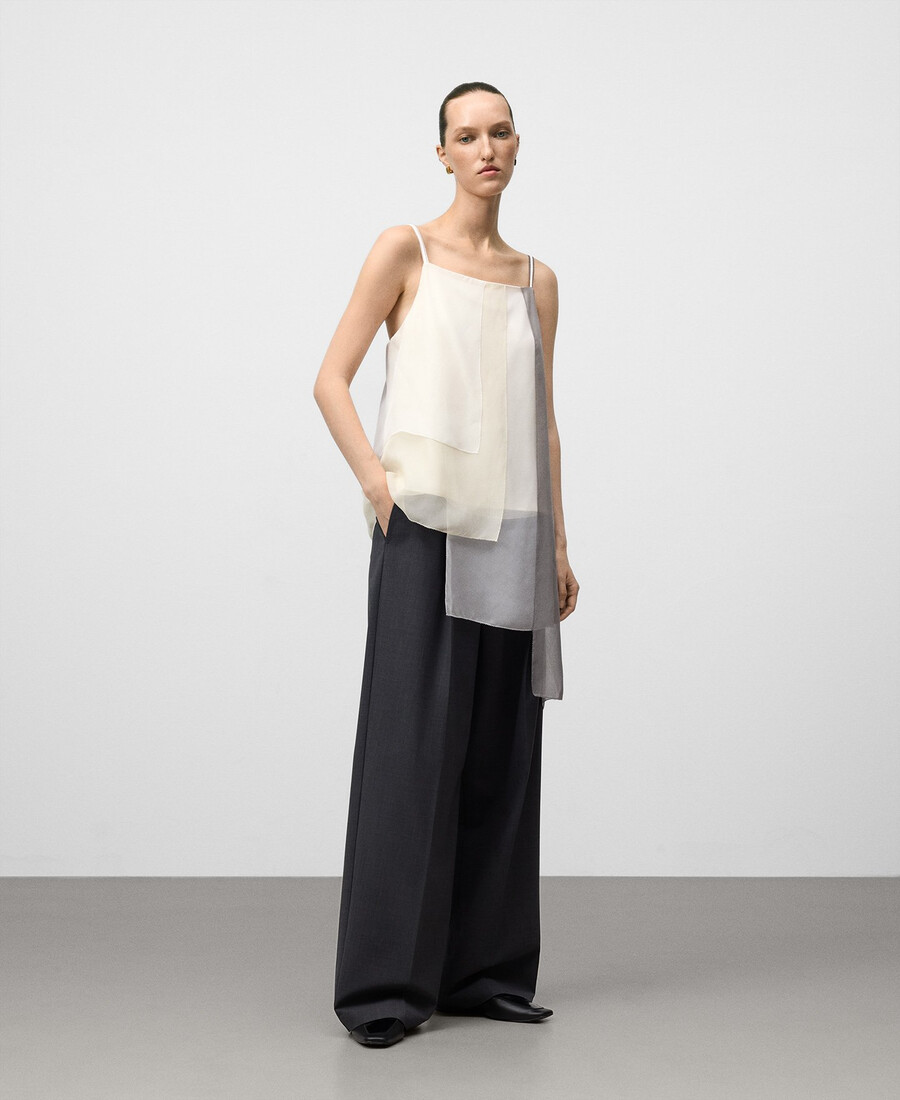top a strati con spalline sottili da donna