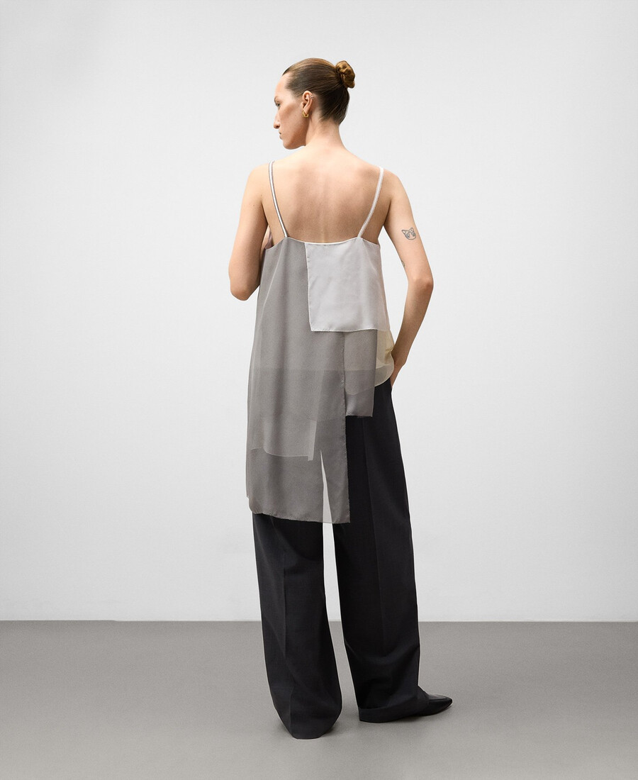 top a strati con spalline sottili da donna