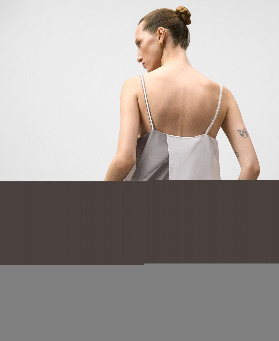 top a strati con spalline sottili da donna