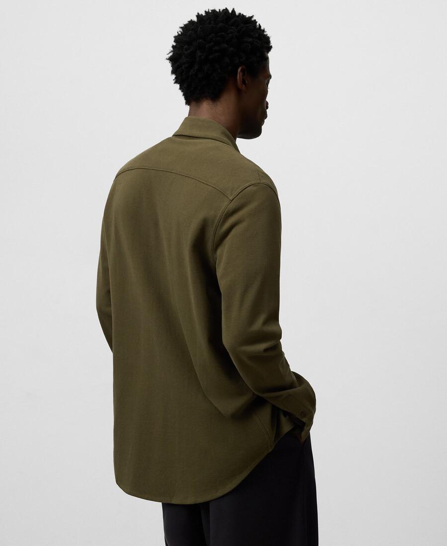 camicia da uomo in maglia piquet dalla vestibilità regolare.