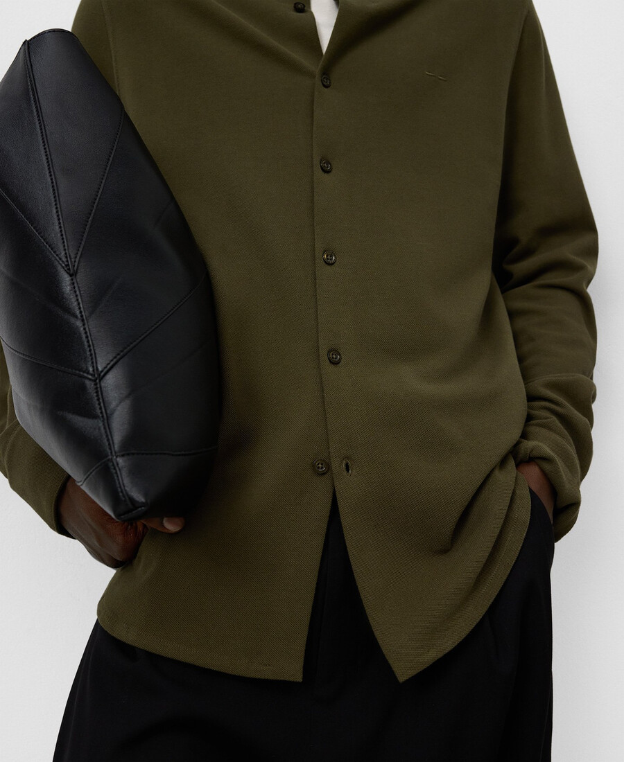 camicia da uomo in maglia piquet dalla vestibilità regolare.