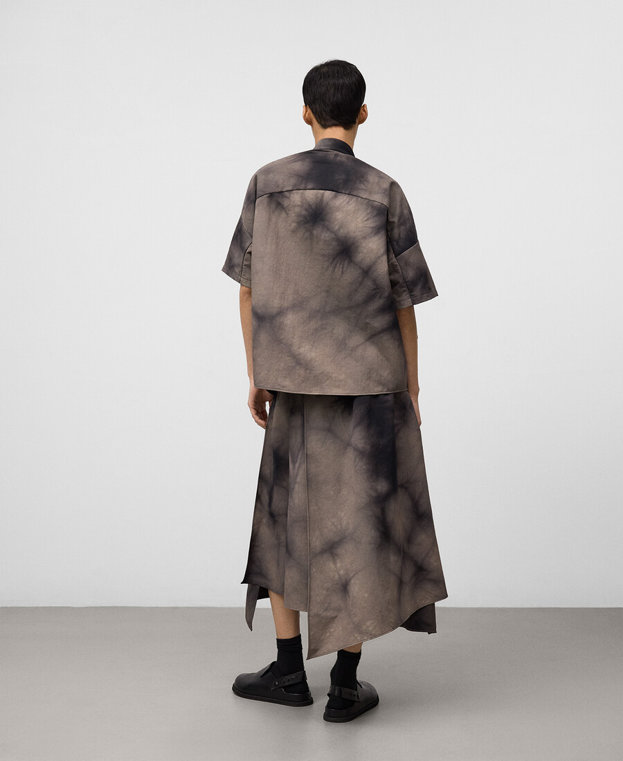 camicia tie-dye con scialle da uomo