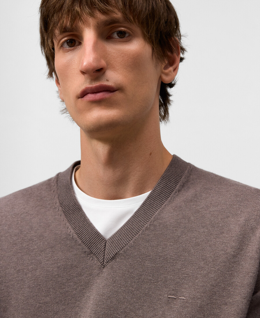 maglione uomo con scollo a v vestibilità regolare
