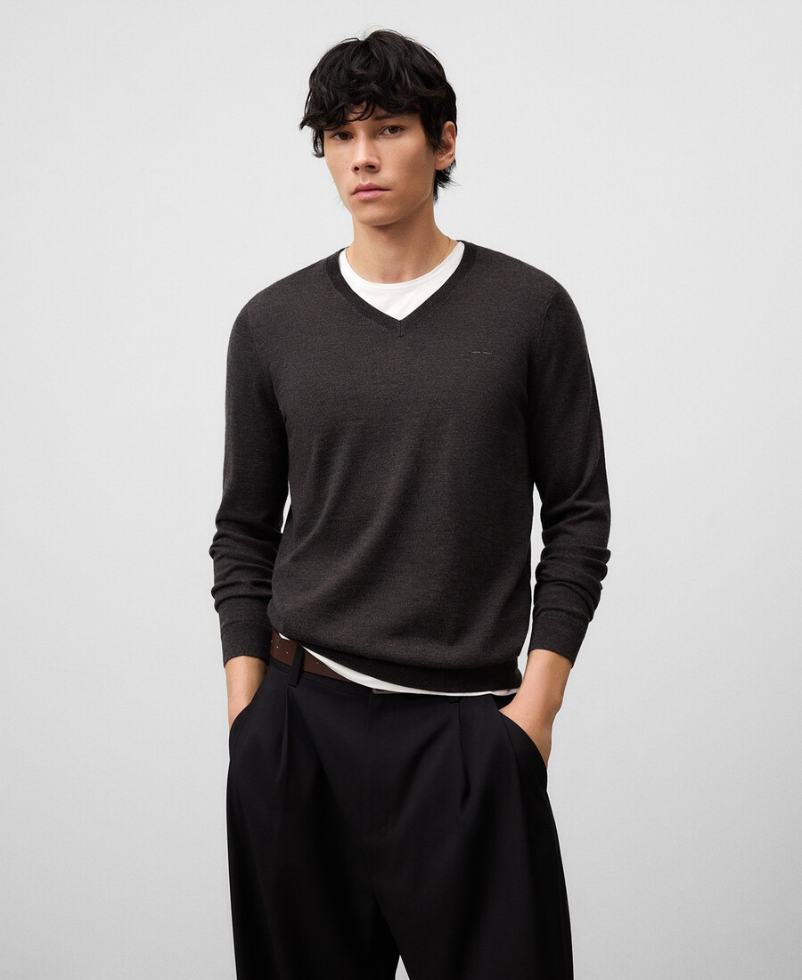 maglione uomo in lana merino con scollo a v