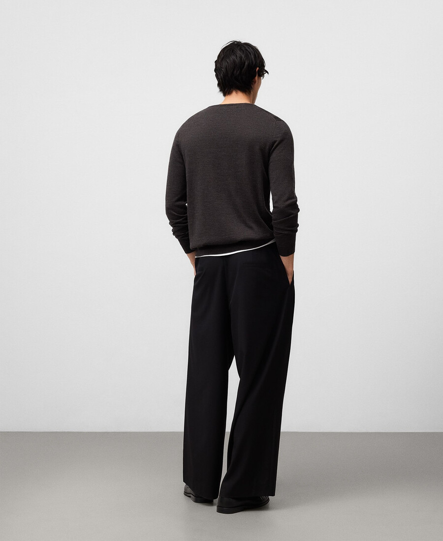 maglione uomo in lana merino con scollo a v