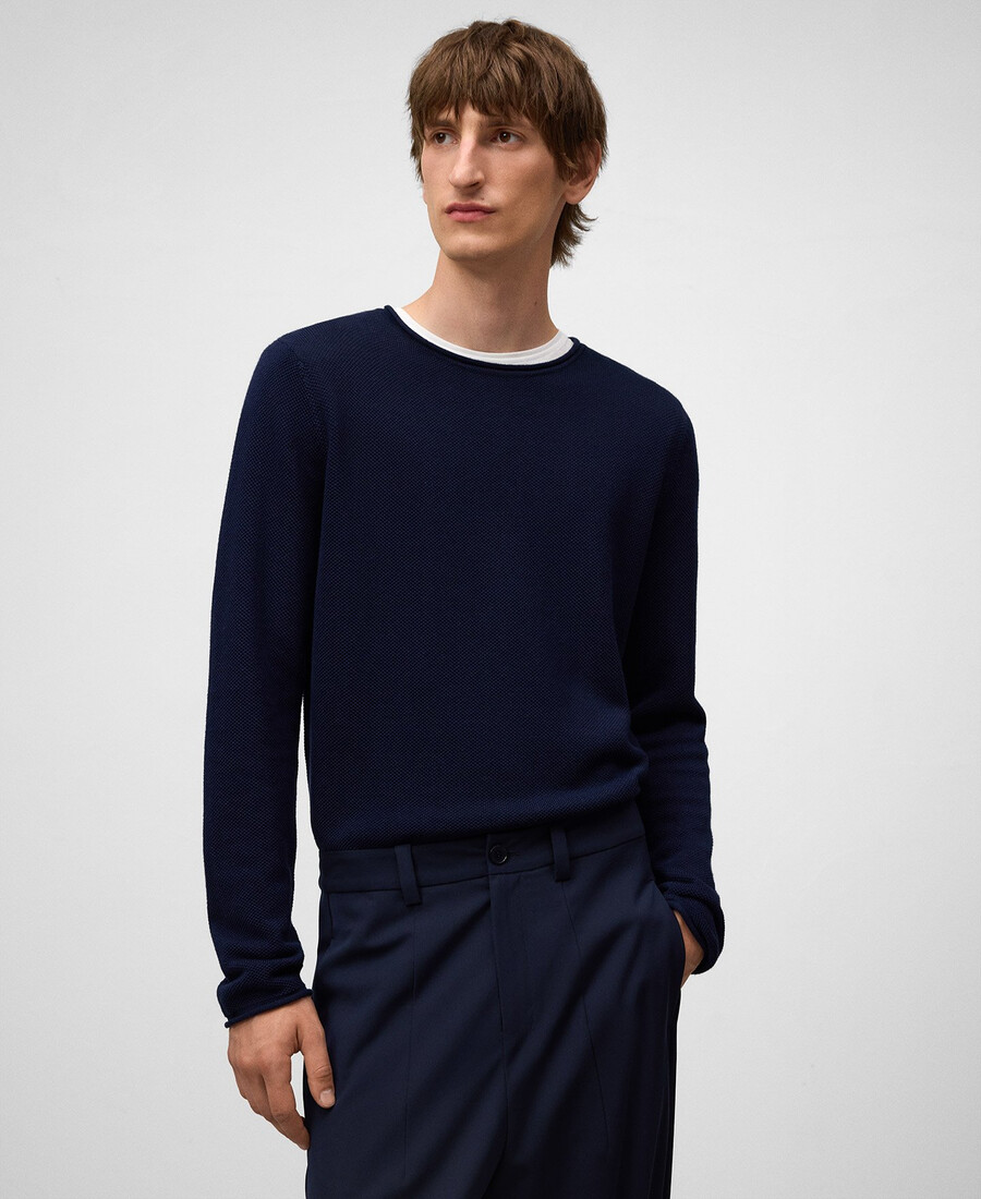 t-shirt uomo in maglia strutturata con collo arrotolato