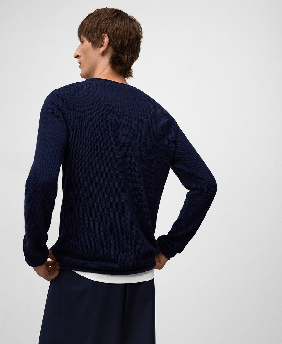 t-shirt uomo in maglia strutturata con collo arrotolato