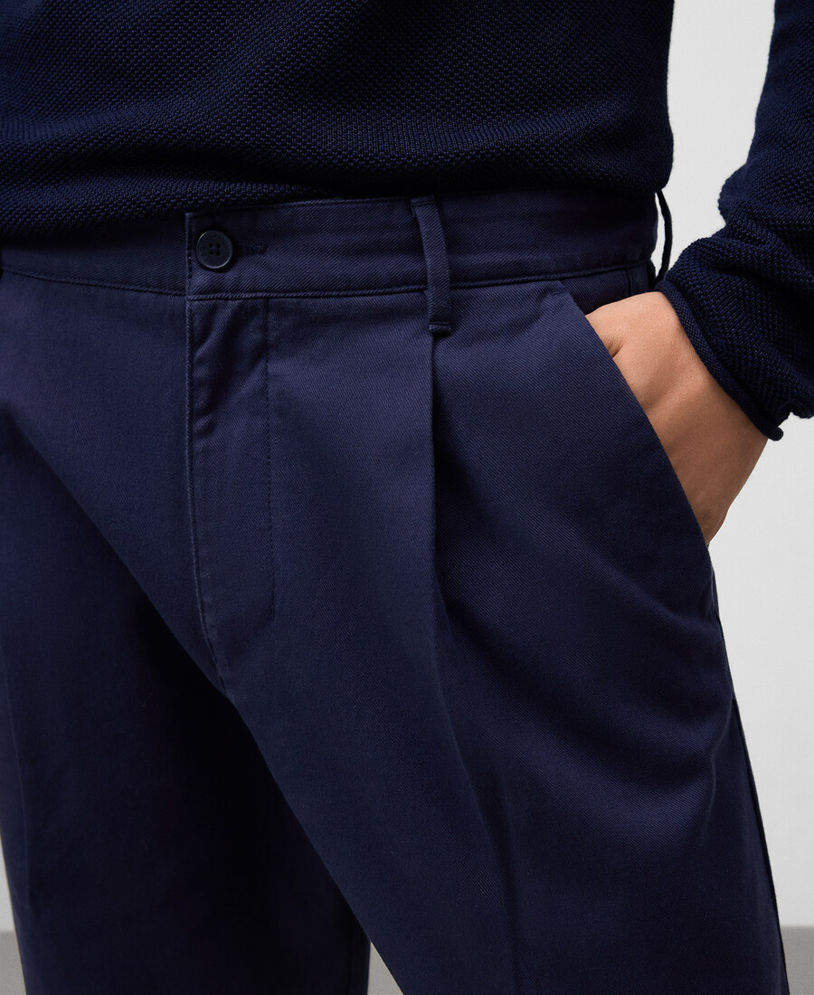 pantaloni uomo in cotone con pieghe