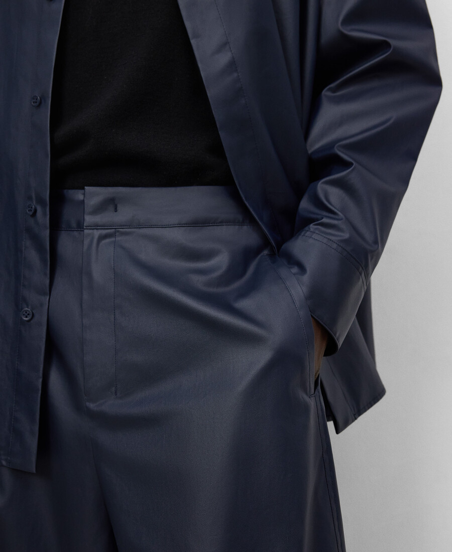 pantaloni da uomo blu navy modello barrel fit