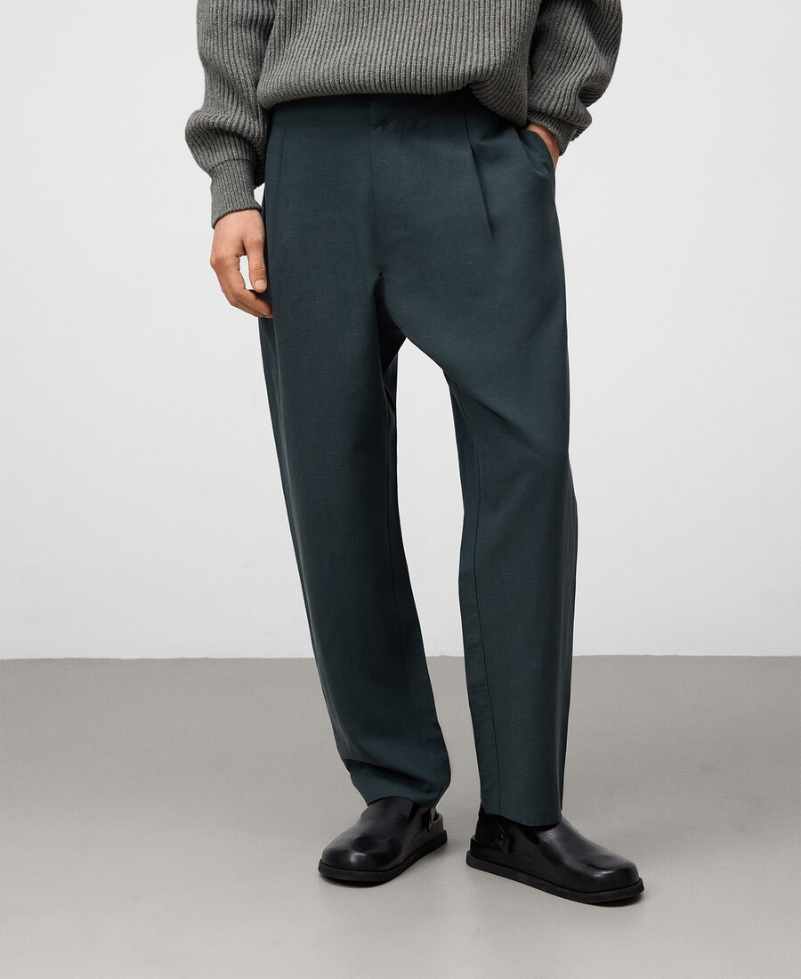 pantaloni uomo con pieghe dalla vestibilità rilassata